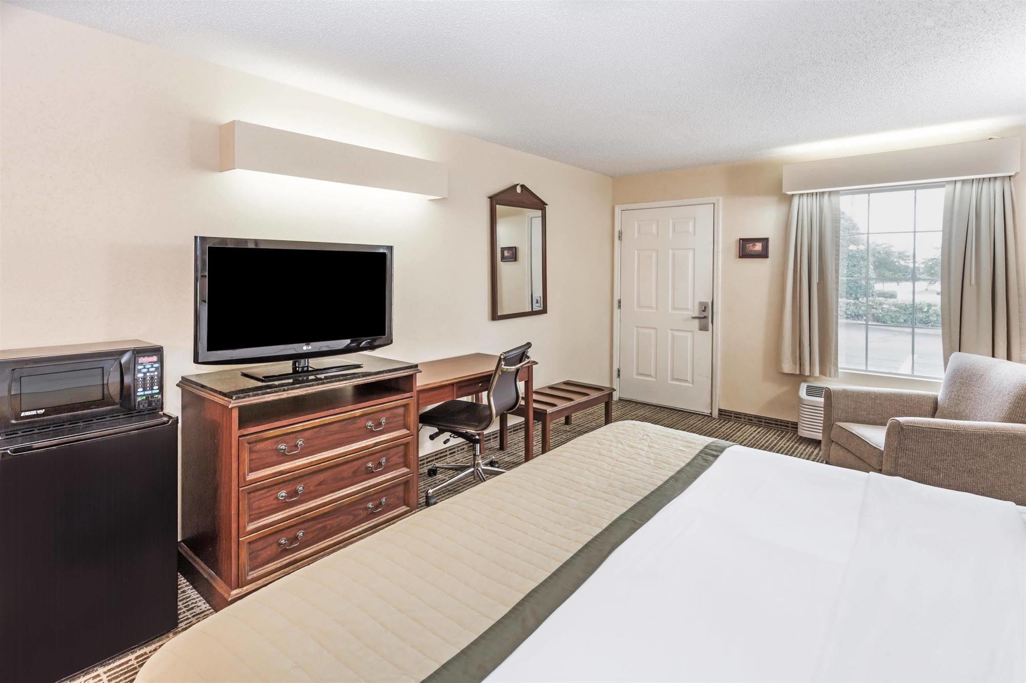 Baymont by Wyndham Valdosta at Valdosta Mall Exterior foto